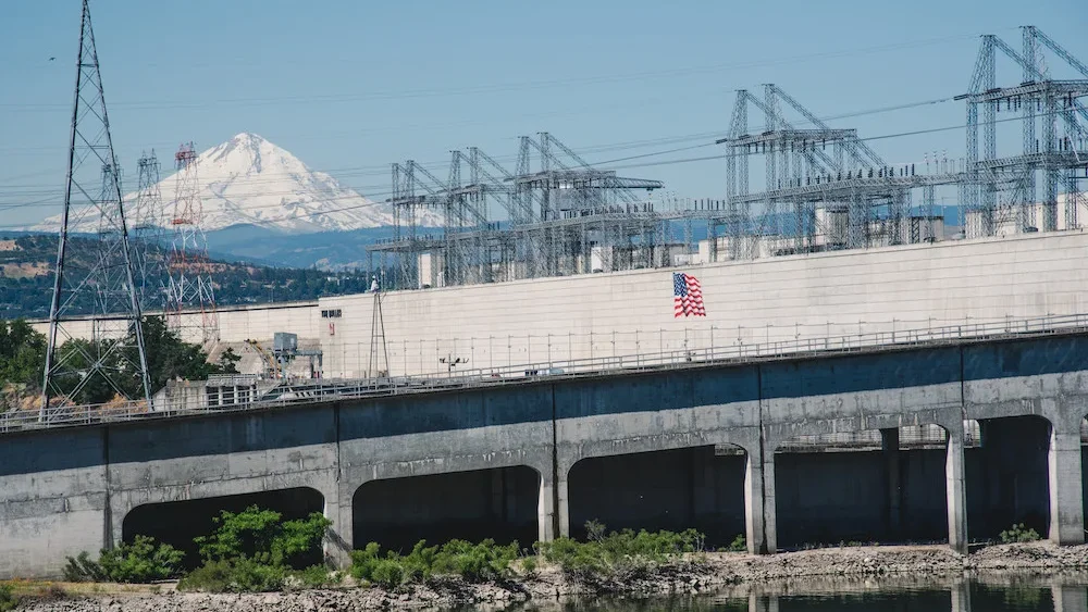 The Dalles Dam generates power with its 22 hydropower generators, using the Columbia River. Because they are powered by water, dams do not produce emissions like fossil-fuel burning resources, making the Northwest’s power system the cleanest in the nation. Dams can also ramp up and down within minutes or seconds, making them very nimble and flexible during heat waves and cold snaps.